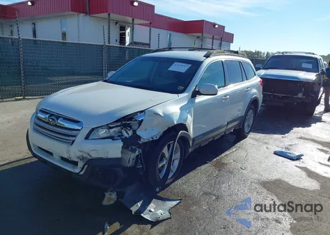 2013 Subaru Outback 2.5I Premium z USA, uszkodzony, nr VIN 4S4BRBCC1D3308911